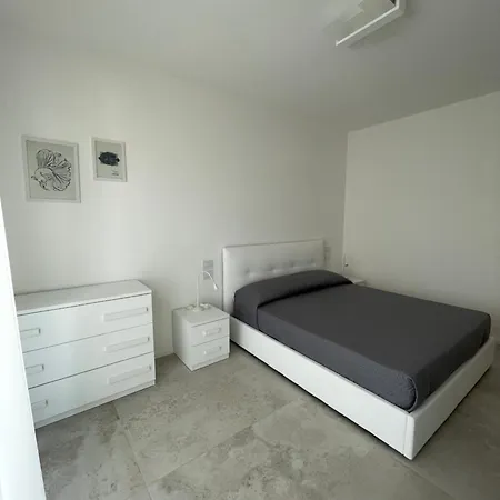 Residenze Porto Canale غابيتّشي ماري